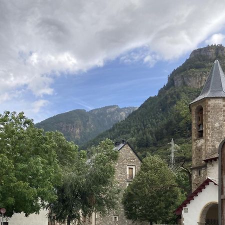 Precioso Atico Acogedor En Canfranc Exteriér fotografie
