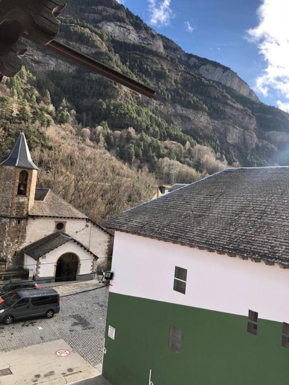 Precioso Atico Acogedor En Canfranc Exteriér fotografie